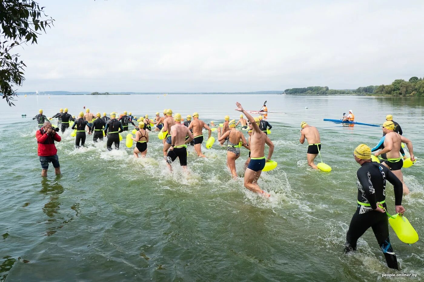 Минские моря цены. Пляж 5 Минское море. Минское море пляж 6. Массовый заплыв. Минское море пляж 1.