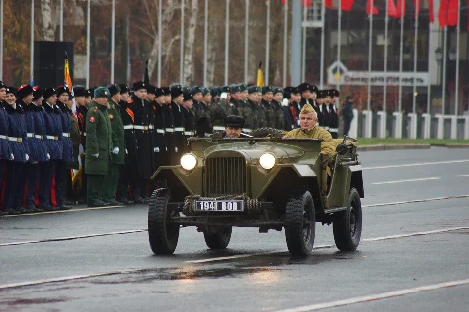 Самара парад памяти 7 ноября 2019. Площадь Куйбышева парад 9 мая. Парад памяти Самара. 9 Мая в Переславле Залесском парад.