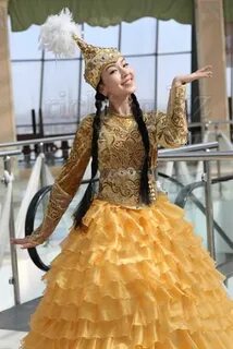 Күйеуімен топтық жыныстық қатынасқа түскен әйелдің порно видеосы