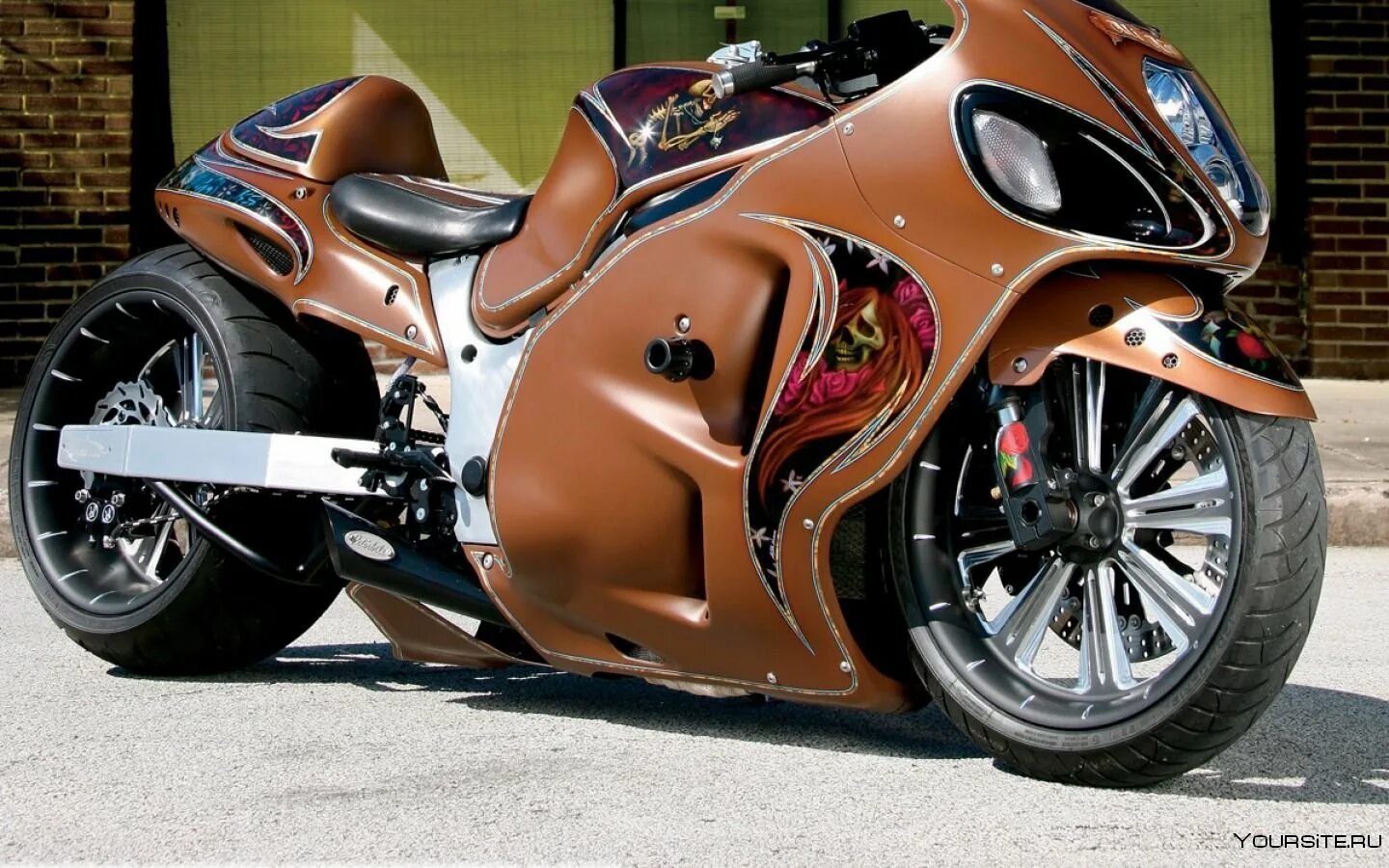 Байки фотки. Suzuki Hayabusa. Suzuki Hayabusa Custom. Сузуки Хаябуса кастом. Хаябуса мотоцикл кастом.