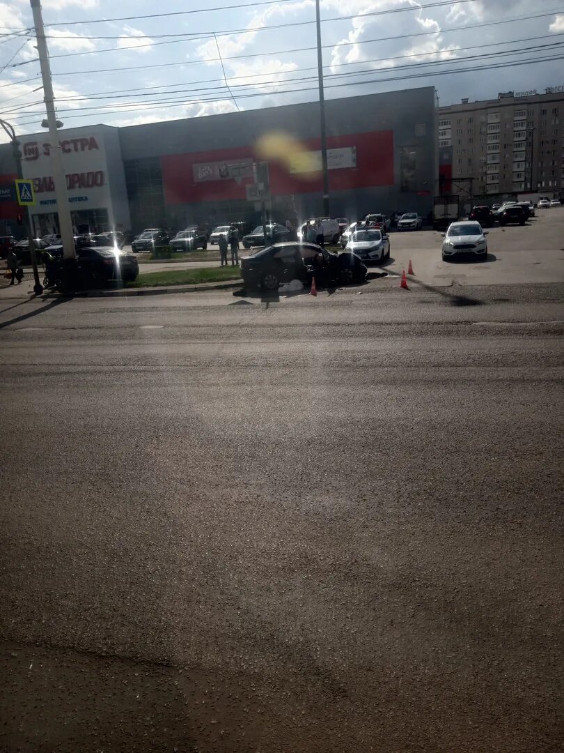 Дтп тамбов 2023. Фура на дороге. Авария в тамбове на советской. На богдана хмельницкого сбили велосипедиста. Авария в тамбовской области.