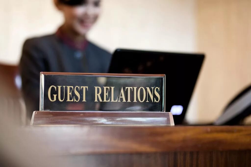 Guest edition. Служба Guest relation в гостинице. Гест релейшен. Guest relation таблички. Гест рилейшнз что это.