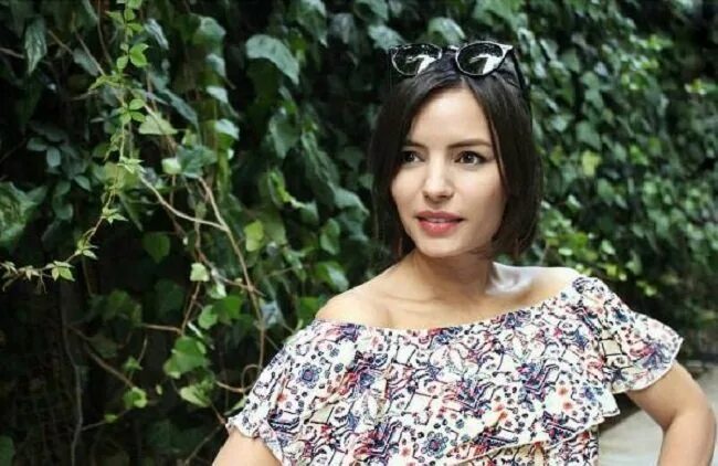 Севинч кумаш. Севинч кумаш турецкая актриса. севинч кумаш фото. севинч кумаш жестокий стамбул.