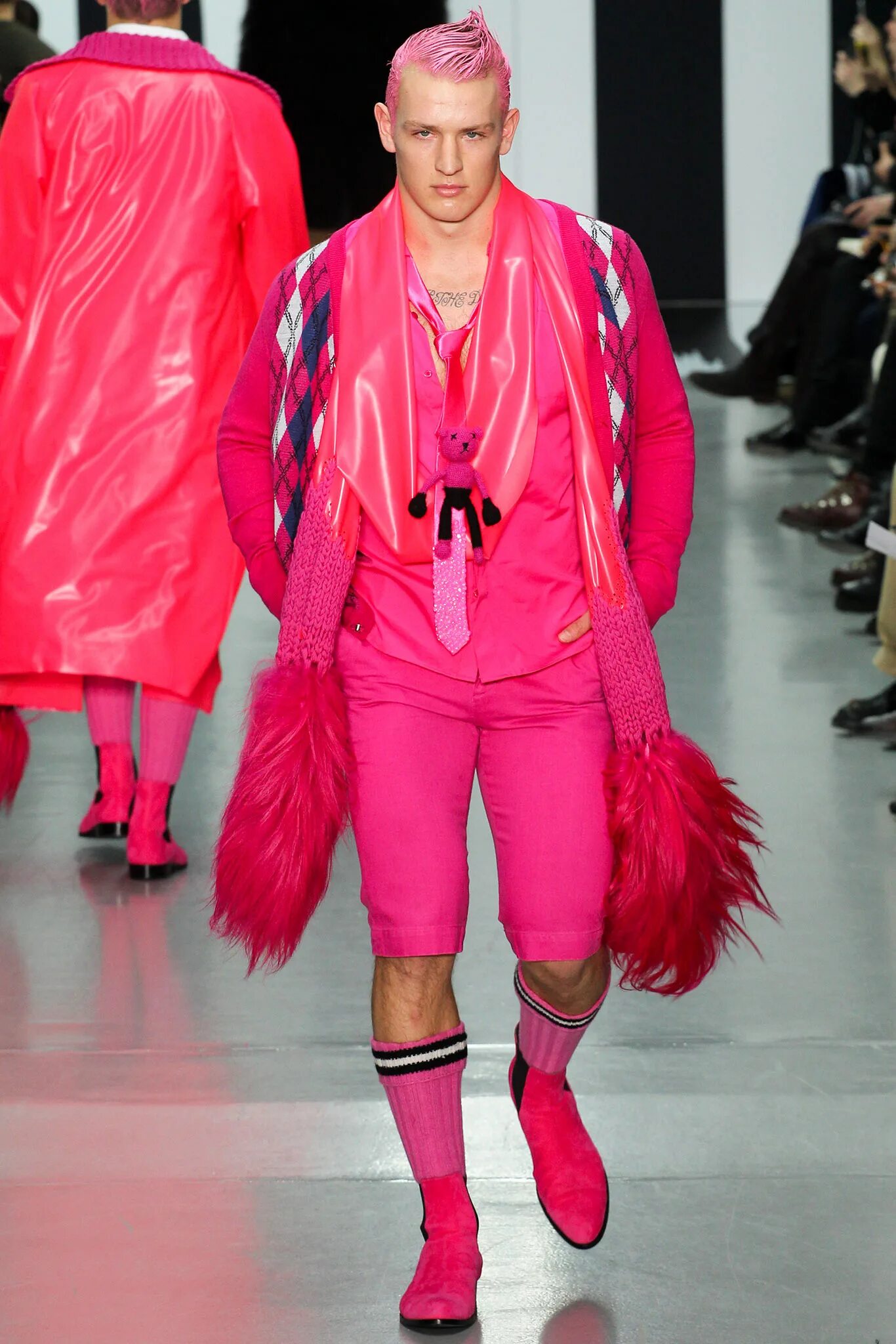 Thom browne 2012. Вот прикид студия печати. Нормальная мода для мужчин. Современная молодежная мода. Современная мода.