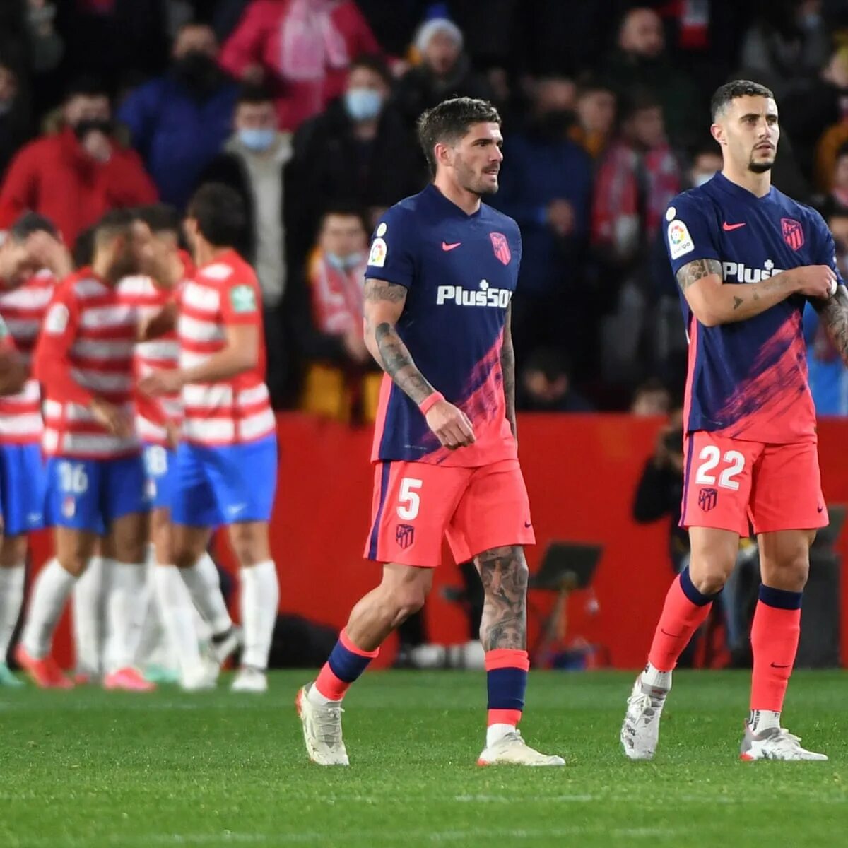 Дани вивиан футболист. Atletico madrid. Атлетик бильбао фото. Атлетик бильбао чемпион испании. Бетис атлетик бильбао.