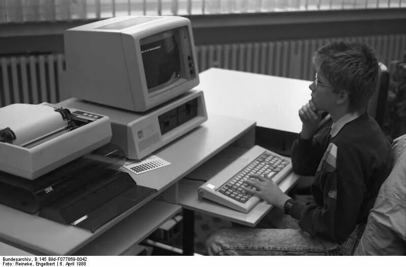 См 1800 ЭВМ. IBM 80е. Первый компьютер IBM 1981 создатель. IBM 1970.