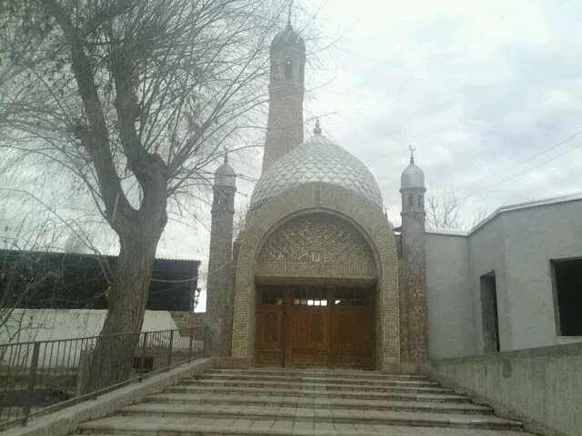 Исфара город мечеть Абдуллохон. Чоркух Таджикистан. Город Исфара Таджикистан. Таджикистан Исфара Гузар.