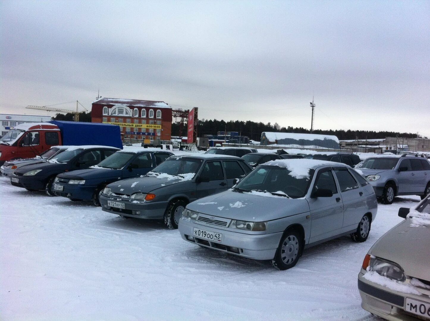 Авторынок зима. Авторынок Пермь. Рынок подержанных машин. Авторынок зимой. Машины б у перми