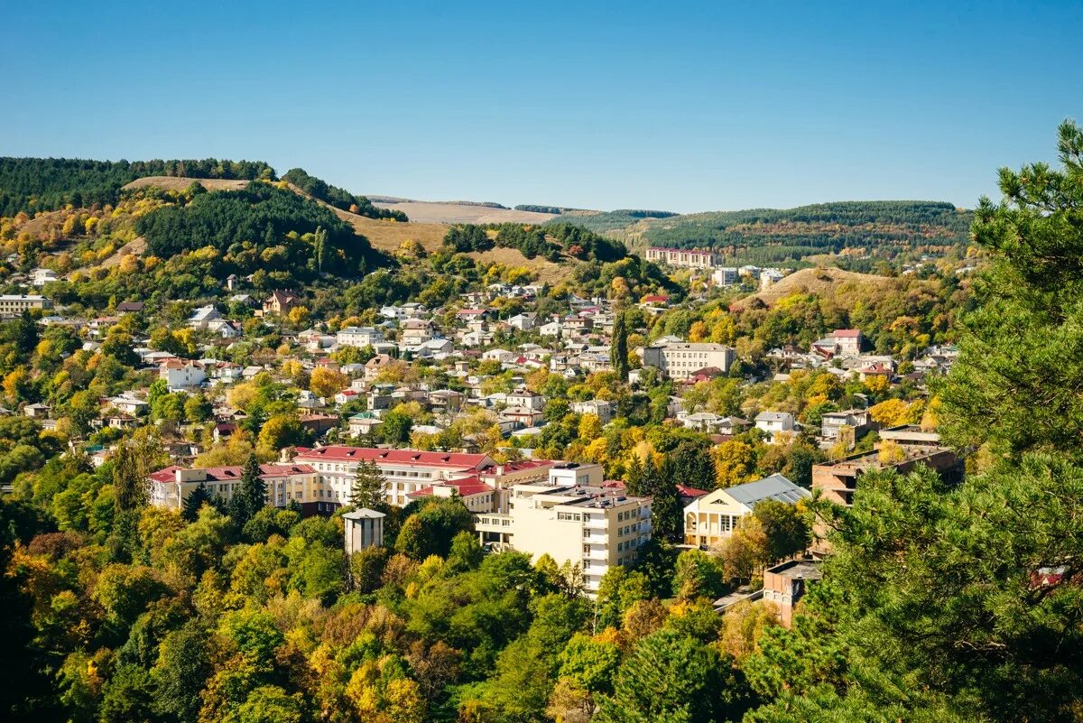 Реальное время кисловодск. Курортный парк Кисловодск. Кисловодск Пятигорск экскурсии. Кисловодск прогулка. Кисловодск Железноводск.