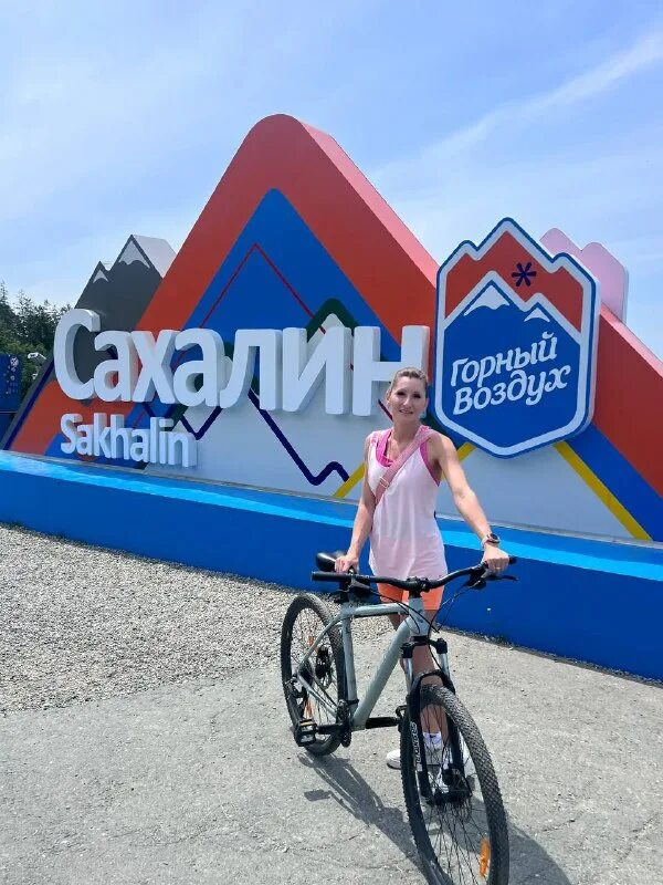 Гостиница санта южно сахалинск. Снежные лавины в калининградской области. Сахалин сноубординг. Горные лыжи. Горные лыжи снаряжение.