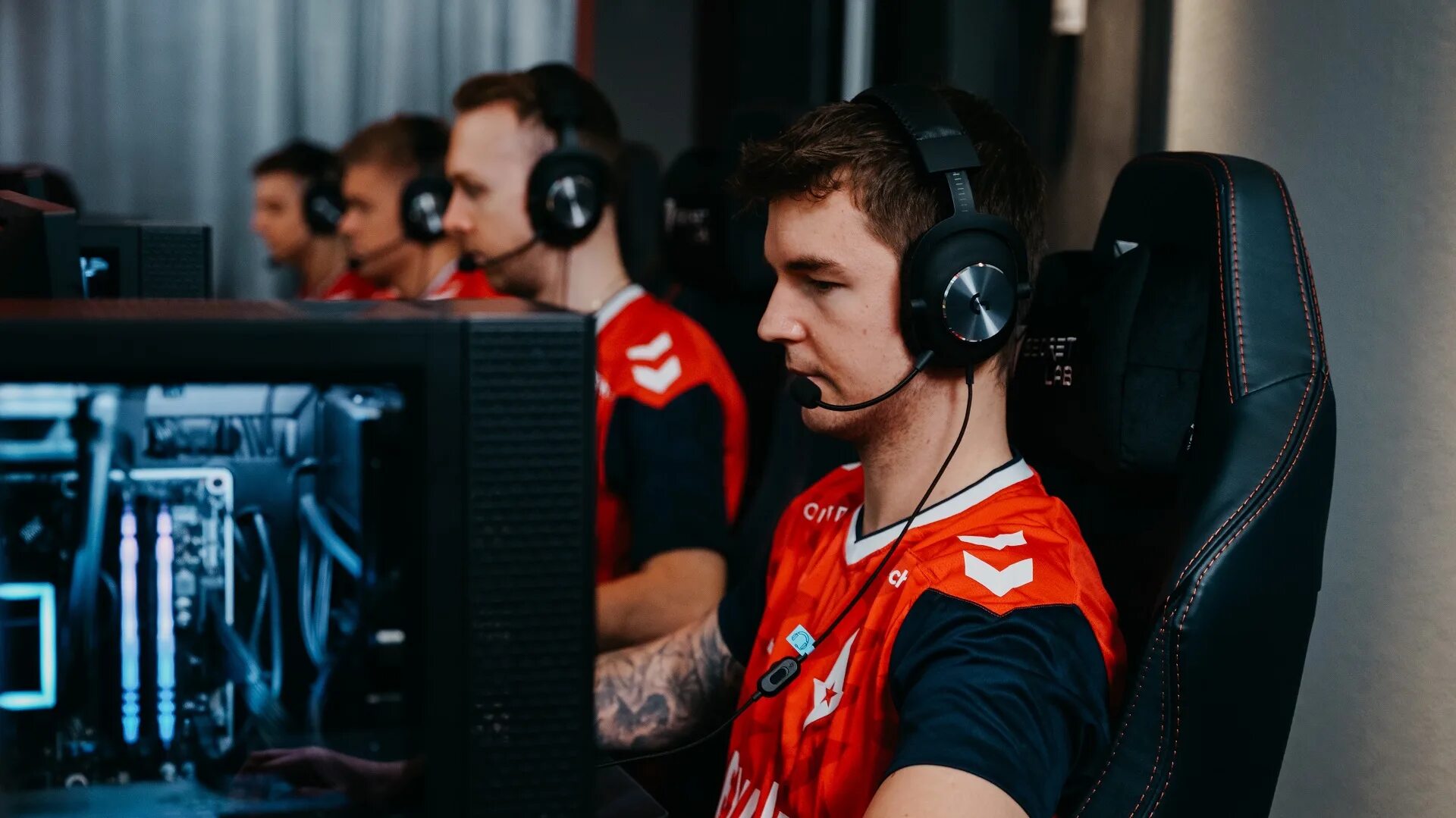 Го про 2025. Девайс астралис. niko cs go 2025. девайс кс го.