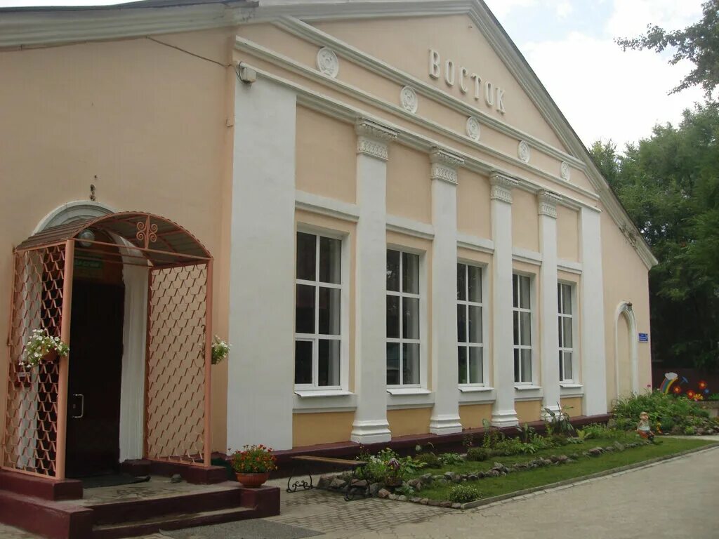 пикалево площадь. гусь хрустальный ул интернациональная 53. гродненский дк. телефон дом культуры г. улица победы котельнич дом культуры.