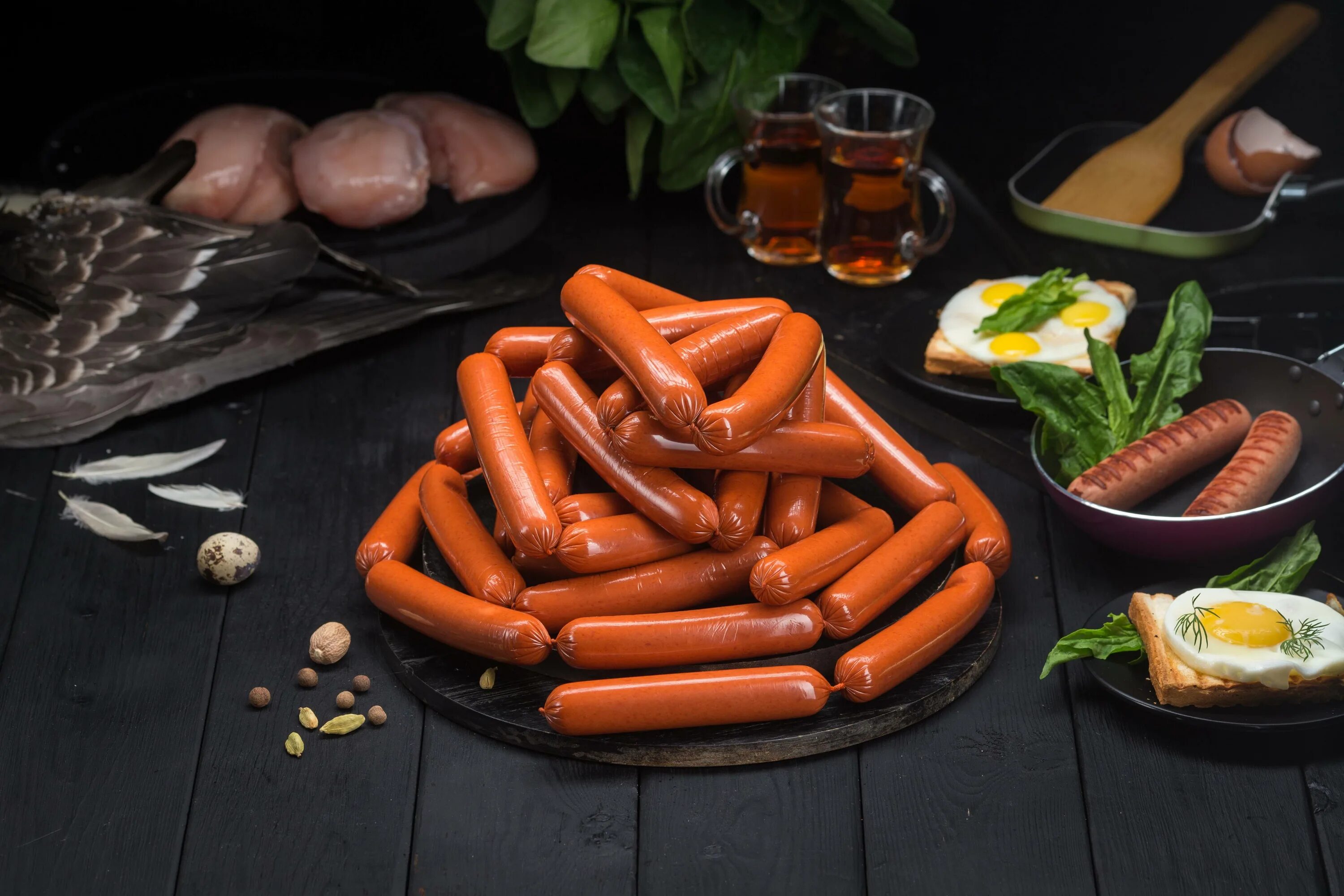 Сосиски лучшее качество. Сосиски лучшее качество. Сосиски лучшее качество. Сосиски фабрика качества. Молочные сосиски от фабрики качества.