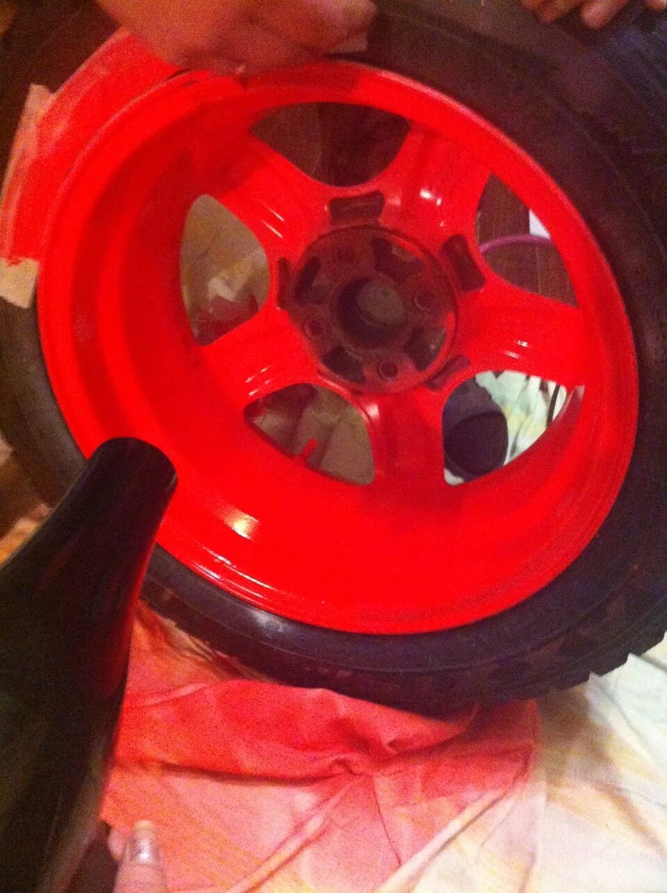 Необычная покраска дисков. Покраска литых дисков акрилом. Крашенные штампованные диски. Покраска литого диска. Крашеные диски.