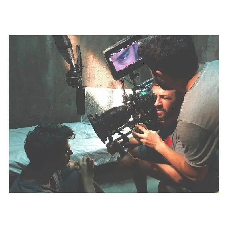 Сериал черная любовь за кадром. Как снимали черную любовь. Чёрно-белая любовь турецкий сериал за кадром. Съемки сериала черная любовь за кадром. Как снимали черную любовь.