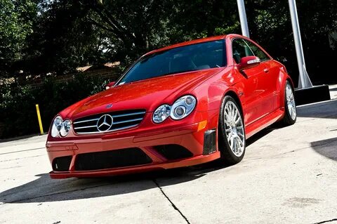 Mercedes красный