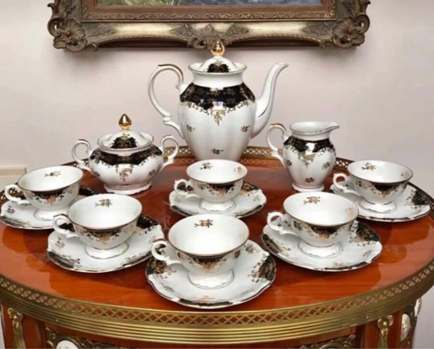 Callisto porcelain чайный сервиз. Фарфоровый кофейный сервиз германия porcelaine. Королевский севрский фарфор. Старый сервиз. Севрский фарфор ампир 19 век.