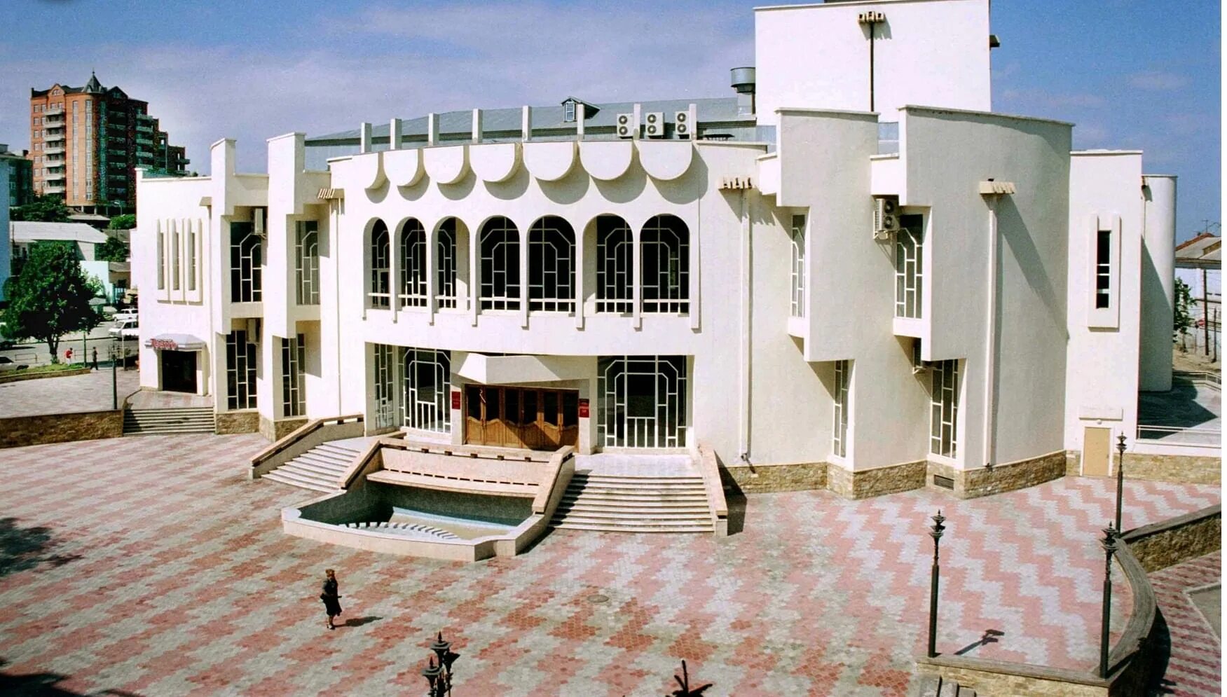 Кумыкский драматический театр махачкала. Кумыкский драматический театр махачкала. Зал кумыкского театра махачкала. Кумыкский театр махачкала билеты. Кумыкский театр махачкала.