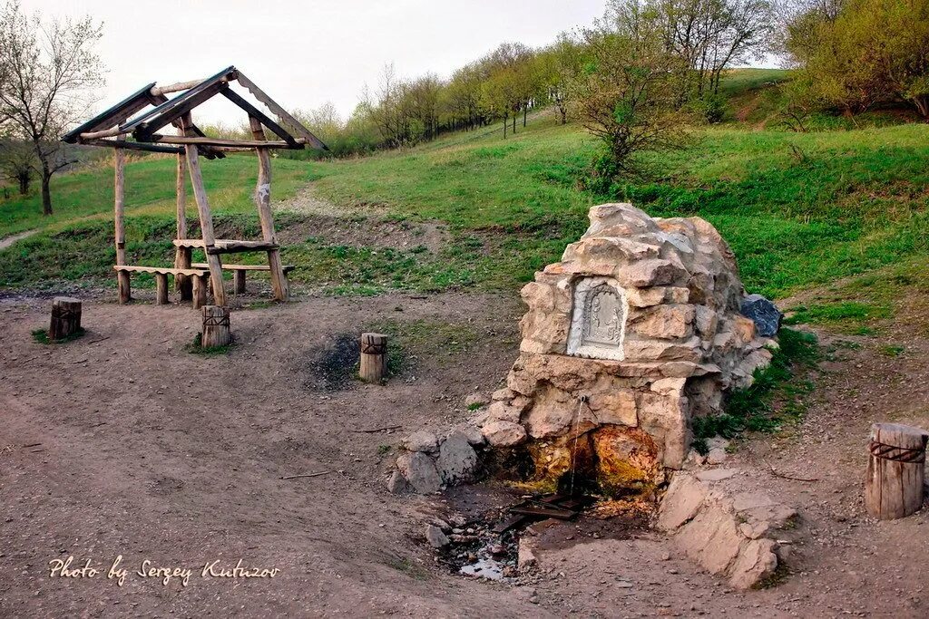 Саратовский родник. Кумысная Поляна Саратов Родник. Родники Кумысной Поляны Саратов. Малиновый Родник Саратов. Родник заводской район Саратов.