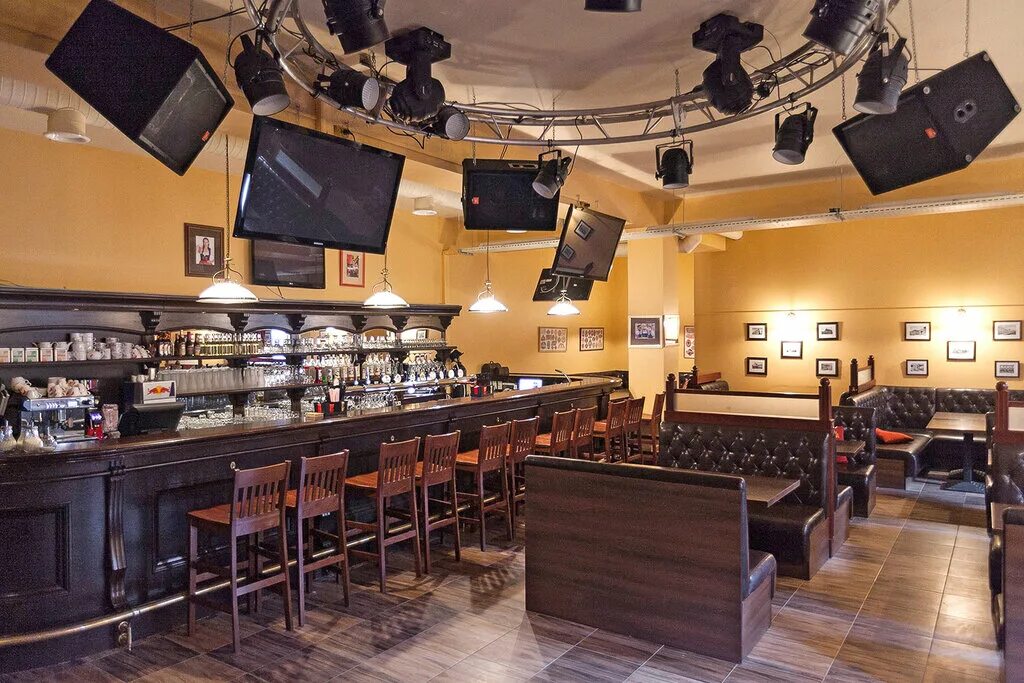 Ресторан клуб казино. Бар мелодия екб. Бар 3. Необычный интерьер ресторана. Cambridge cafe саратов.