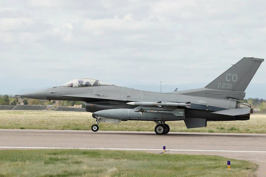 Истребители украины. Украинский f 16. Ввс южной кореи. F-16 для украины. F-16 сша.