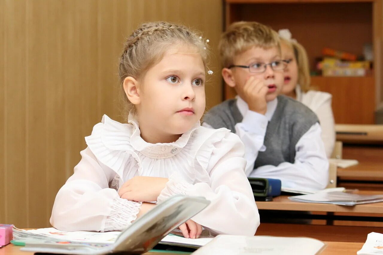 Стрехнинская сош ишимский район начальная школа. Уроки в 1 классе 2023. Дети начальной школы. Класс с учениками. Уроки в 1 классе 2023.