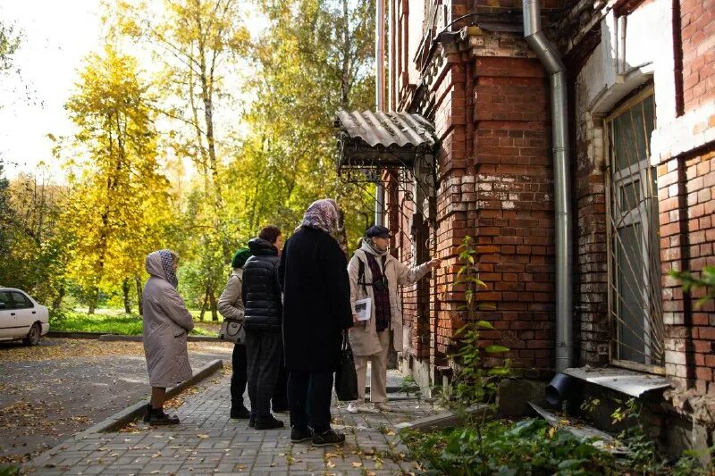 горожане 9. горожане 9. васнецов базар 17 век. народный сход на малой садовой. 9 мая новосибирск 2023.