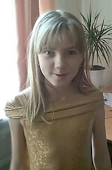 Алена 11 лет частое фото дома