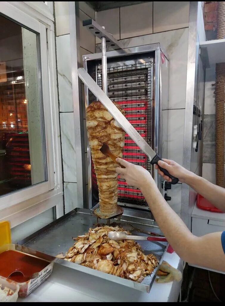 продается шаурма. шаурма в москве. московская шаурма. шаурма и точка. закусочная шаурма.