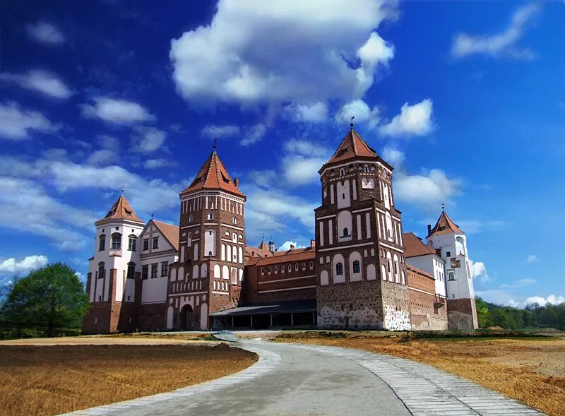 Сайт архитектуры рб. Памятники белорусской архитектуры мирский замок. экскурсия в мирский замок. часовня мирский замок в белоруссии. мирский замок входная башня.