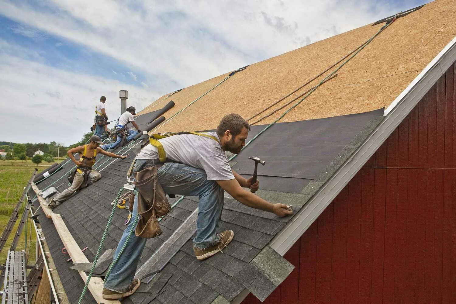 Roof installation. Кровельщик. Укладка кровли. Roof installation. Roof installation.