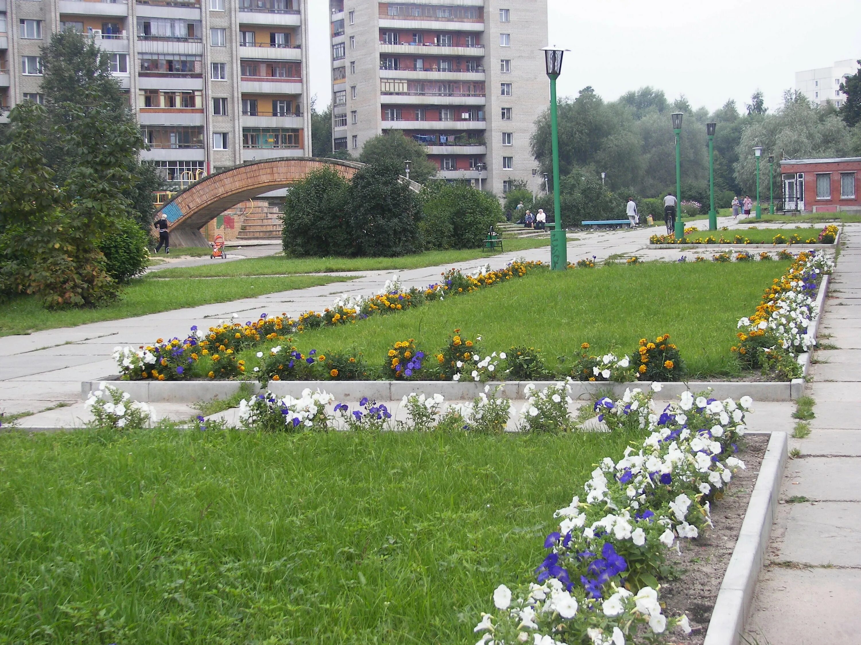 протвино город в лесу. храм протвино. картинки по протвино. администрация протвино официальный сайт. аптека на центральном проезде протвино.