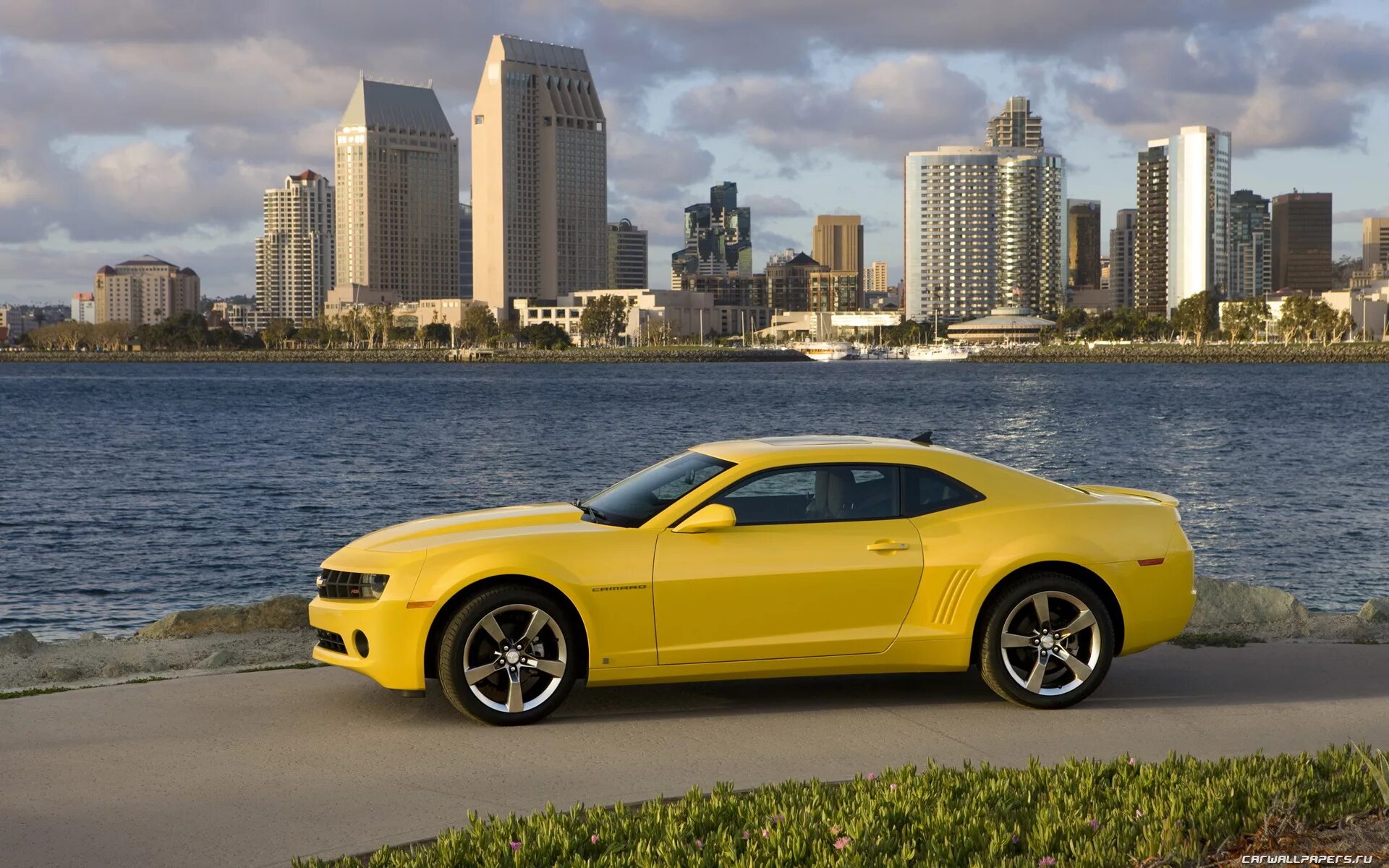 Машина шевроле камаро. Шевроле Камаро. Шевроле Камаро RS. Chevrolet Camaro 2010 RS. Шевроле Камаро 2008.