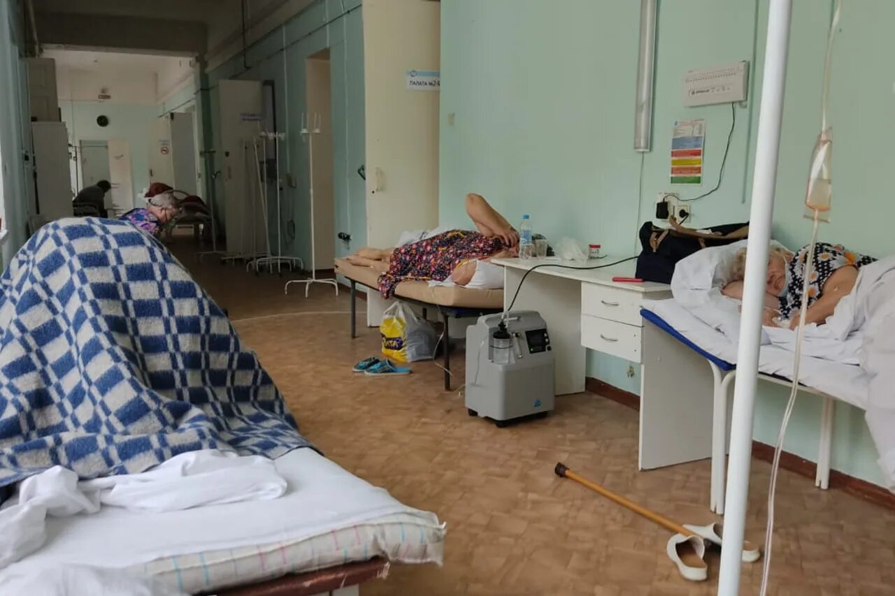 Лежал в больнице 2 дня. Кровать пациента в больнице. Лежал в больнице 2 дня. Фото как человек в больнице. Лежал в больнице 2 дня.