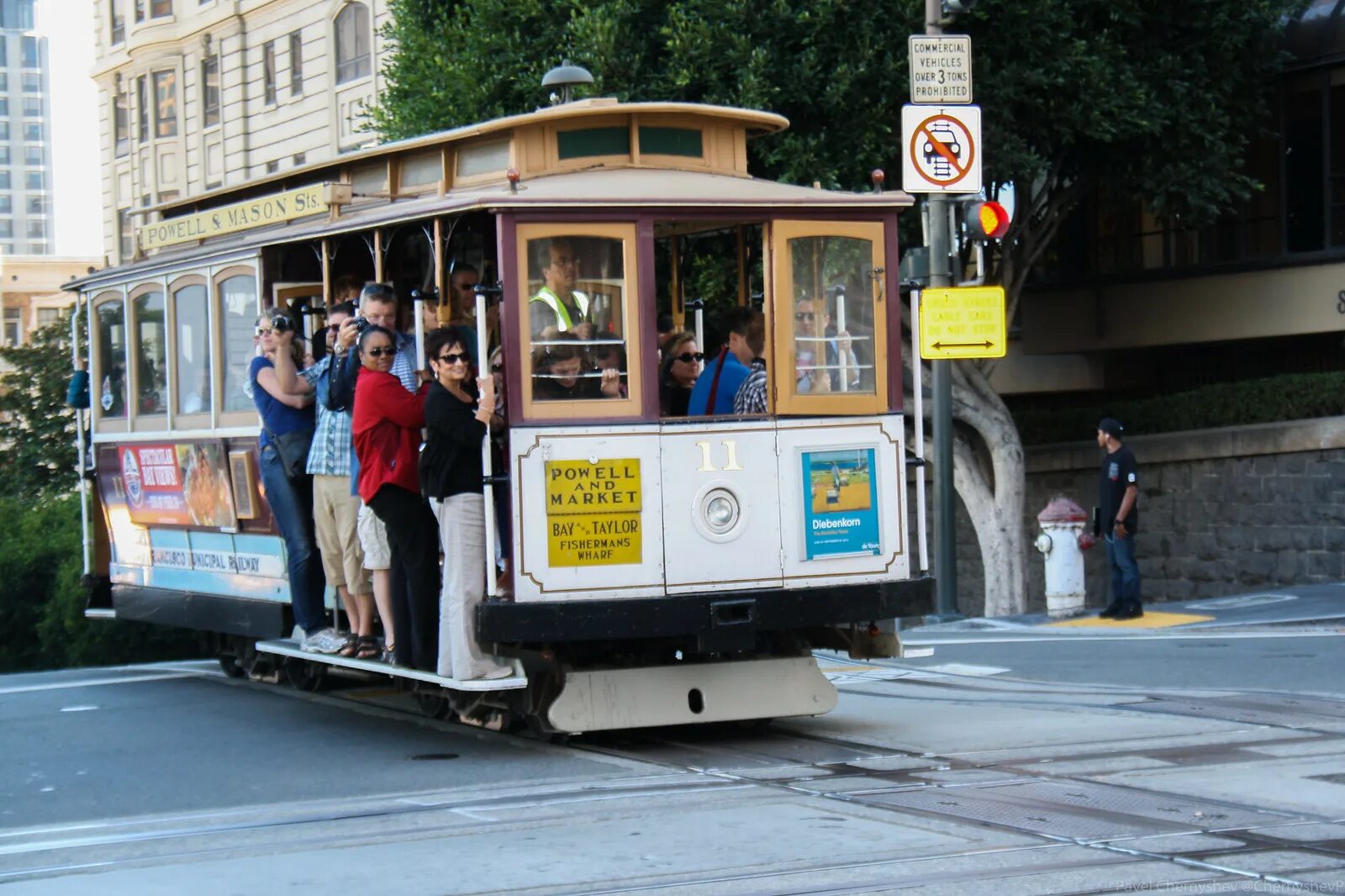 Канатный трамвай. Канатный трамвай Сан-Франциско Сан-Франциско. Канатная дорога Сан Франциско. Сан Франциско трамвайчик. Трамвай в санфранцсико.
