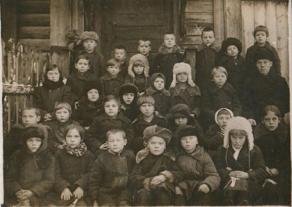 Веденская школа 1939 год. Янгуловская школа 1939 года. Школьный класс 1939. Исады школа в 1939. 1939 год школа