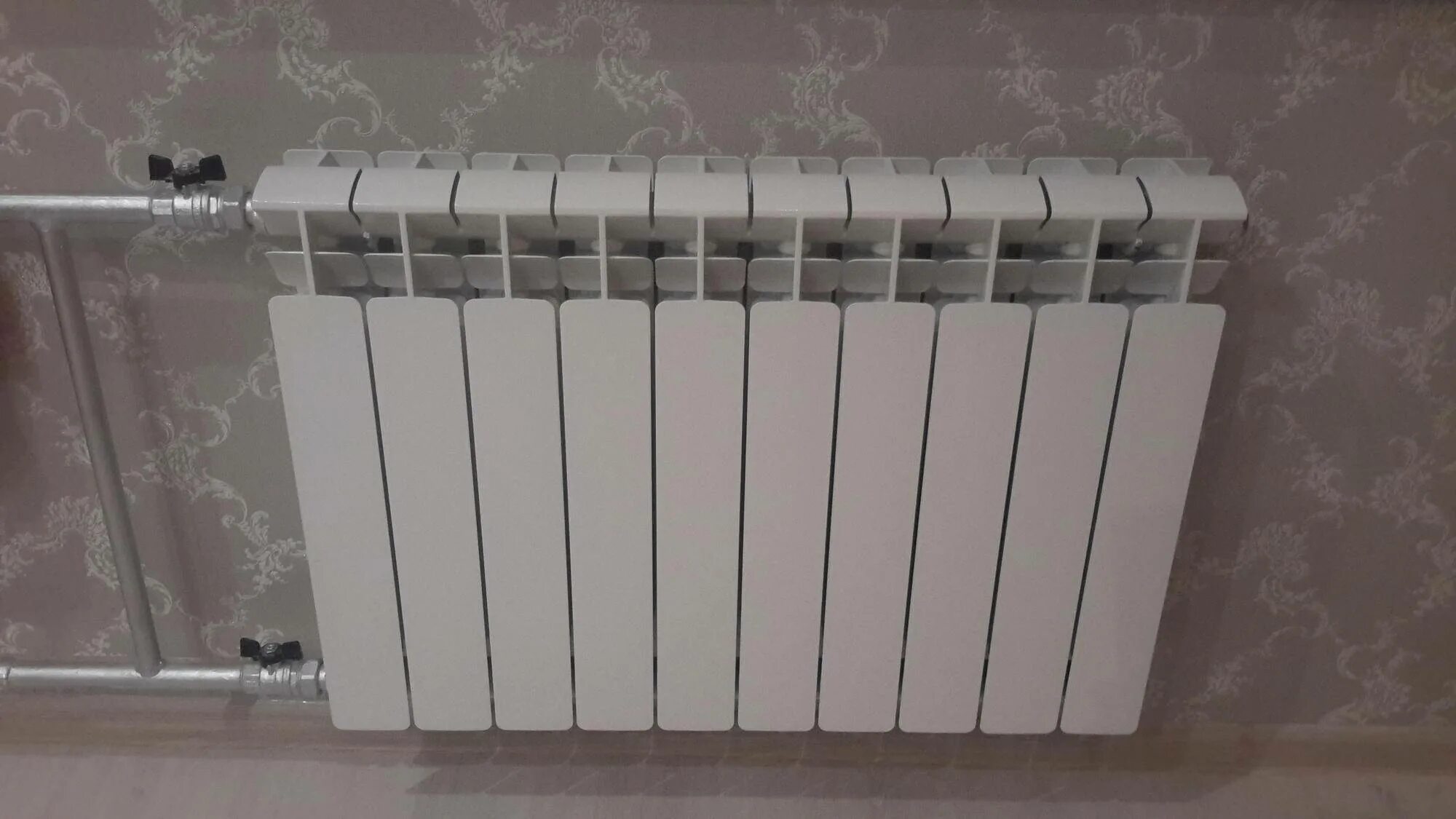 Наращивание радиаторов отопления секций. Добавить секции радиатора отопления биметаллические. Батарея отопления радиаторы. Наращивание батарей отопления в квартире. Bimetal 500 96 stavrolit.