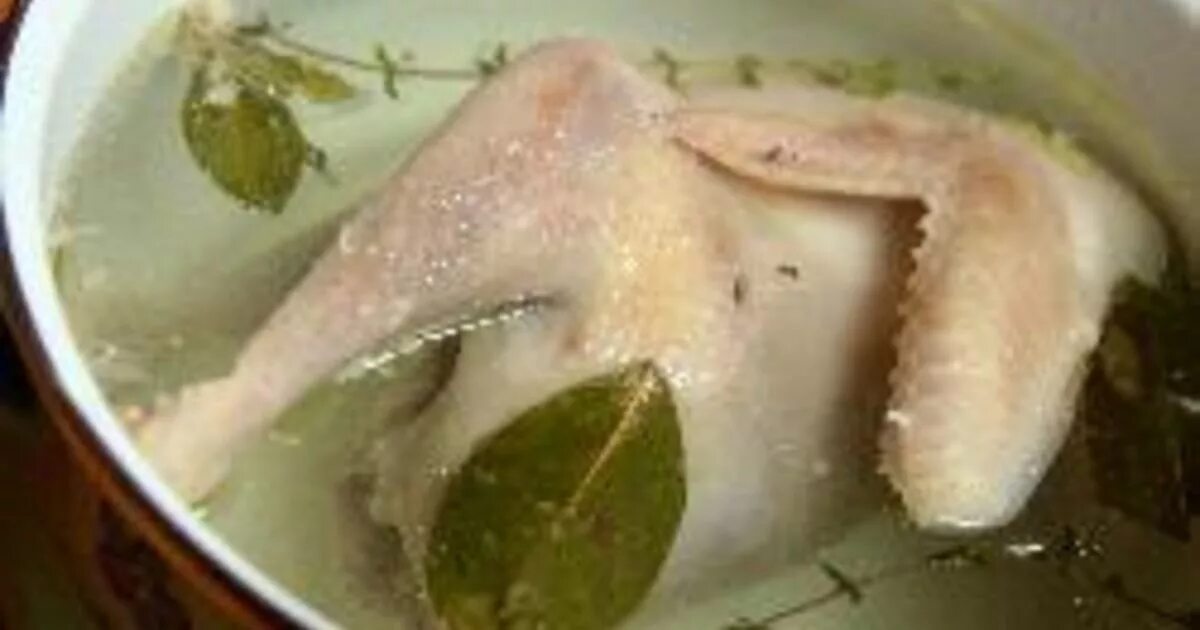 Как сварить куриный бульон после операции. Куриный бульон фото. куриный суп при отравлении. куриный бульон при отравлении. бульон после отравления.