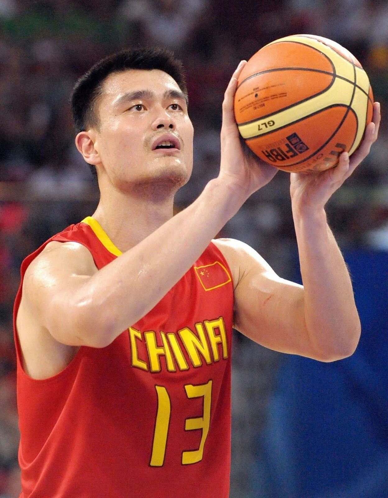 Yao ming. Яо мин. Яо минь баскетболист. Китайский баскетболист Яо мин рост. Яо минг рост.