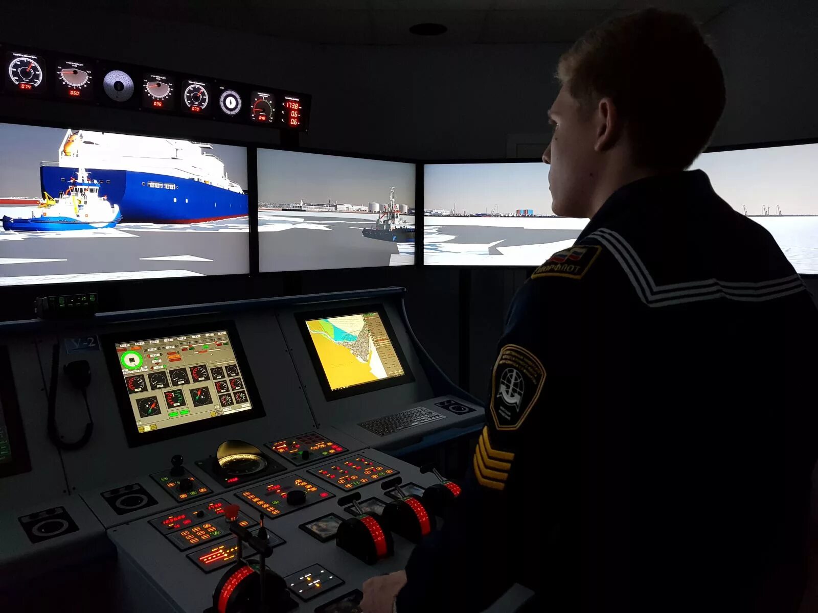 Экипаж судна. Экипаж морского судна. Адмирал владимирский корабль кронштадт. Экипаж торгового судна. Стюард морского пассажирского флота.