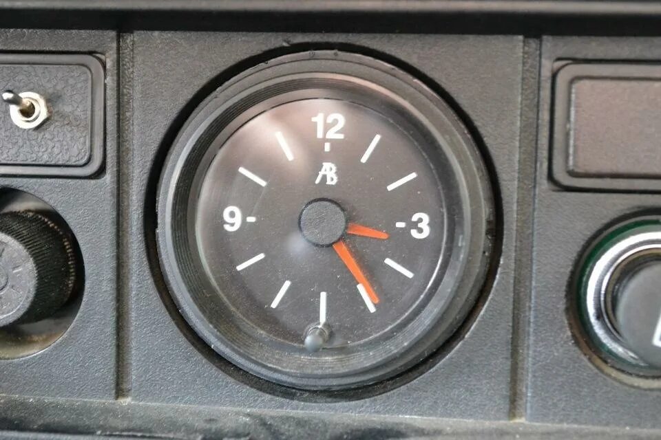 Часы автомобильные ваз-2101-2107. Часы автомобильные ваз-2101-07 ачк-7. Часы ваз 2104. Заводские электронные часы ваз 2107. Часы 2107 инжектор.
