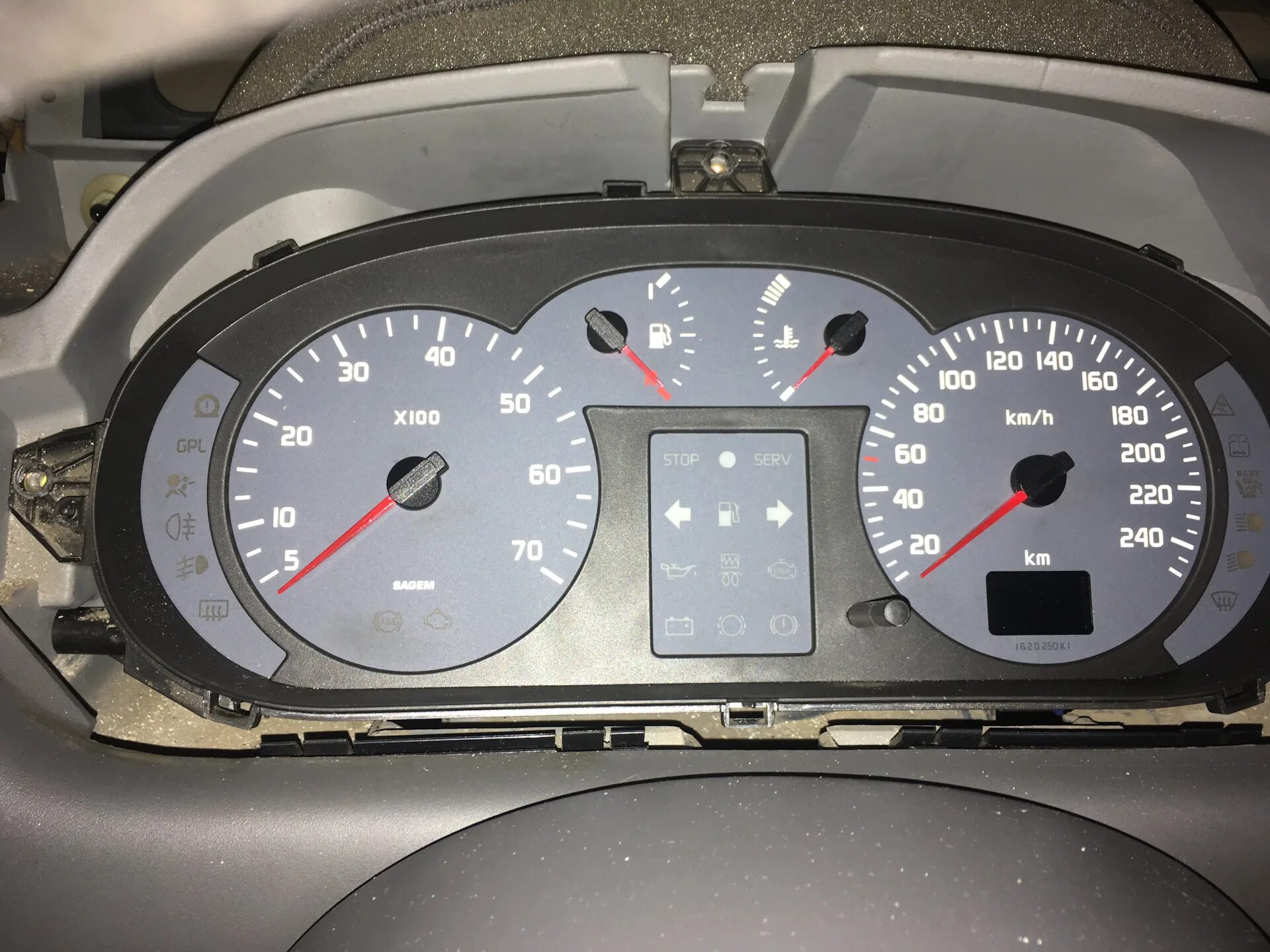 Панель рено сценик 1. Щиток приборов рено сценик 1. renault scenic 2 2007 приборная панель. приборная панель рено симбол.