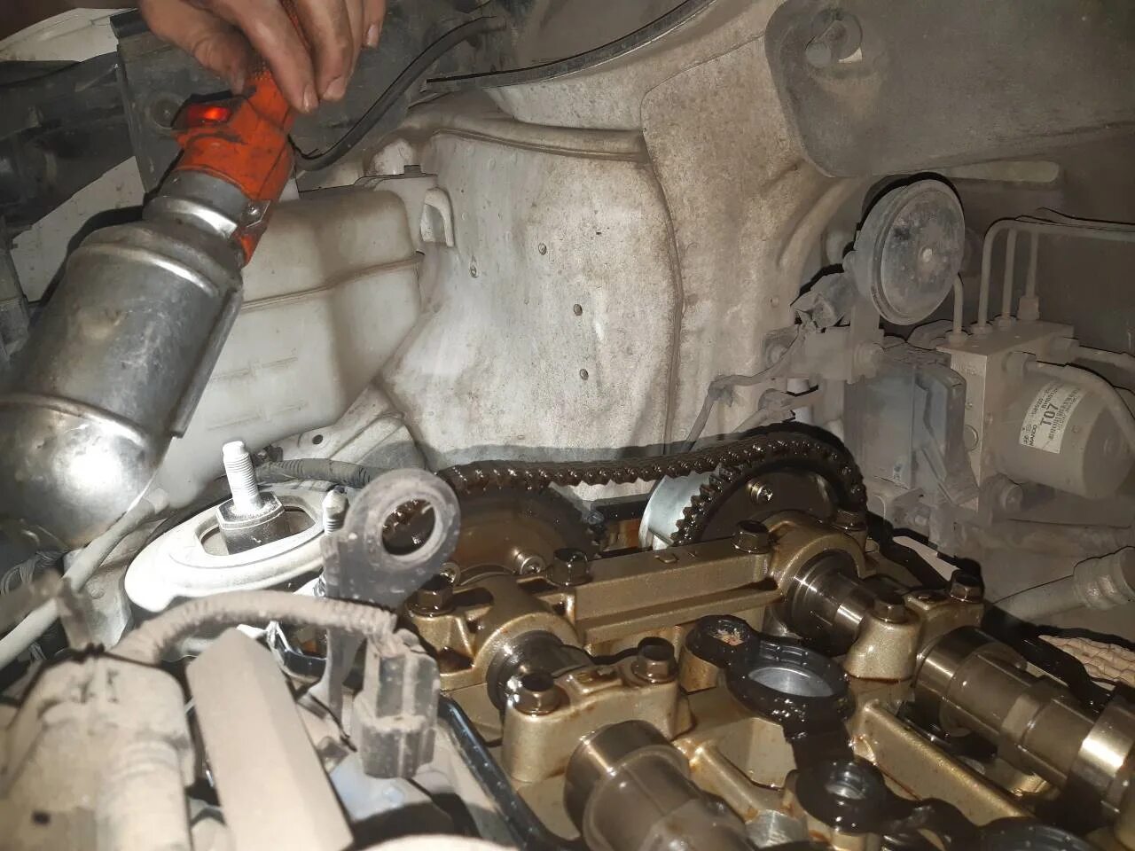 Цепь натяжитель успокоитель cummins 2. Hyundai santa fe 2g грм. 2 дизель грм. Грм хендай ix35 2. Цепь грм hyundai sonata 2004 года.