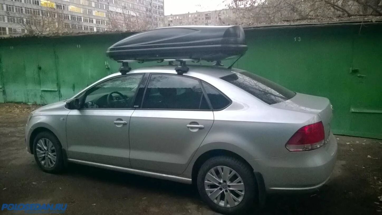 Крыша поло купить. Thule Motion 800 VW Polo sedan. Thule Motion 800 XL VW Polo. Багажник на крышу VW Polo sedan. Багажник Атлант Polo sedan.