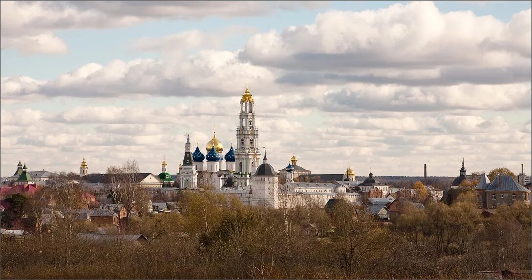 Поселок лоза Сергиев Посад. Вид на Метрофанов моностырь. Поселок смена Сергиев Посад. Вид из окна с русановкина Лавру Киев.