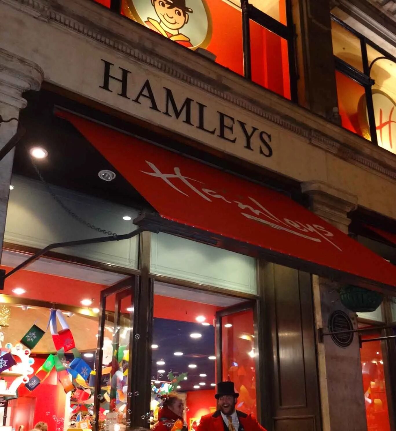 Hamleys london. Магазин Hamleys в Лондоне. Hamleys Toy Store in Regent Street,. Хэмлиз Лондон.