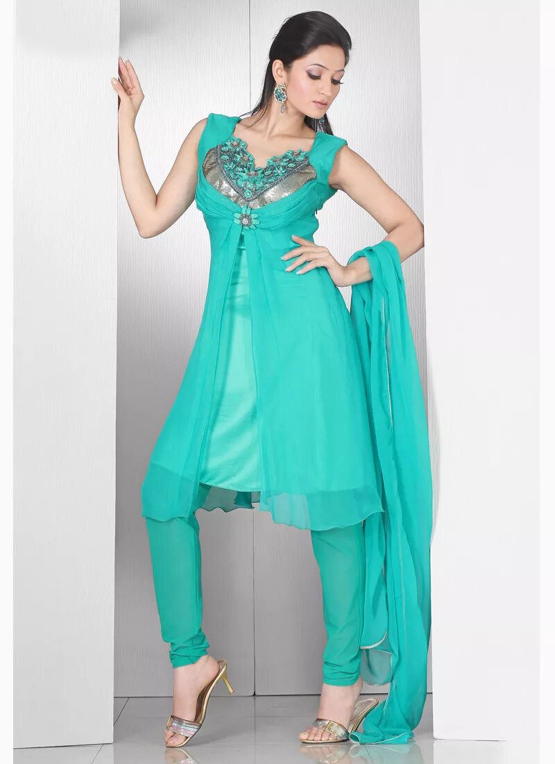 Узбекский озон. Индийское платья камиз шальвар. Восточные платья для женщин. Восточные платья из шифона. Платье в индийском стиле.