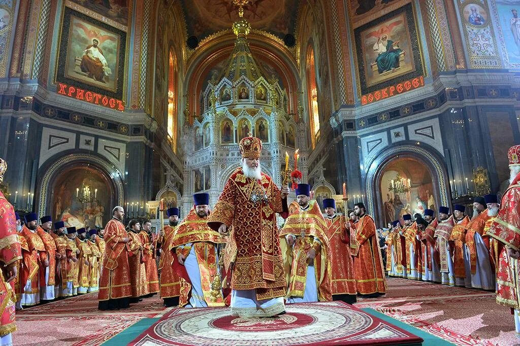 Спасители праздника