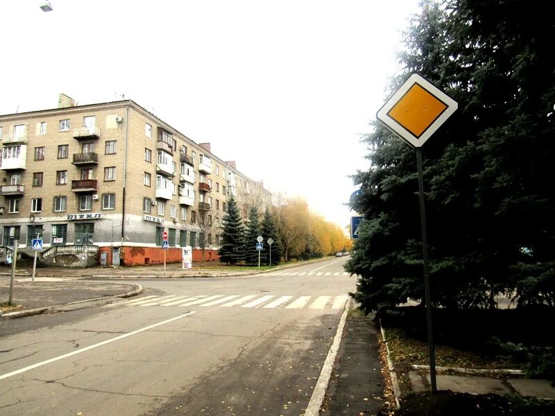 Краматорск атб. Краматорск улица парковая. Краматорск школа № 1. Краматорск фото города. Краматорск 1.