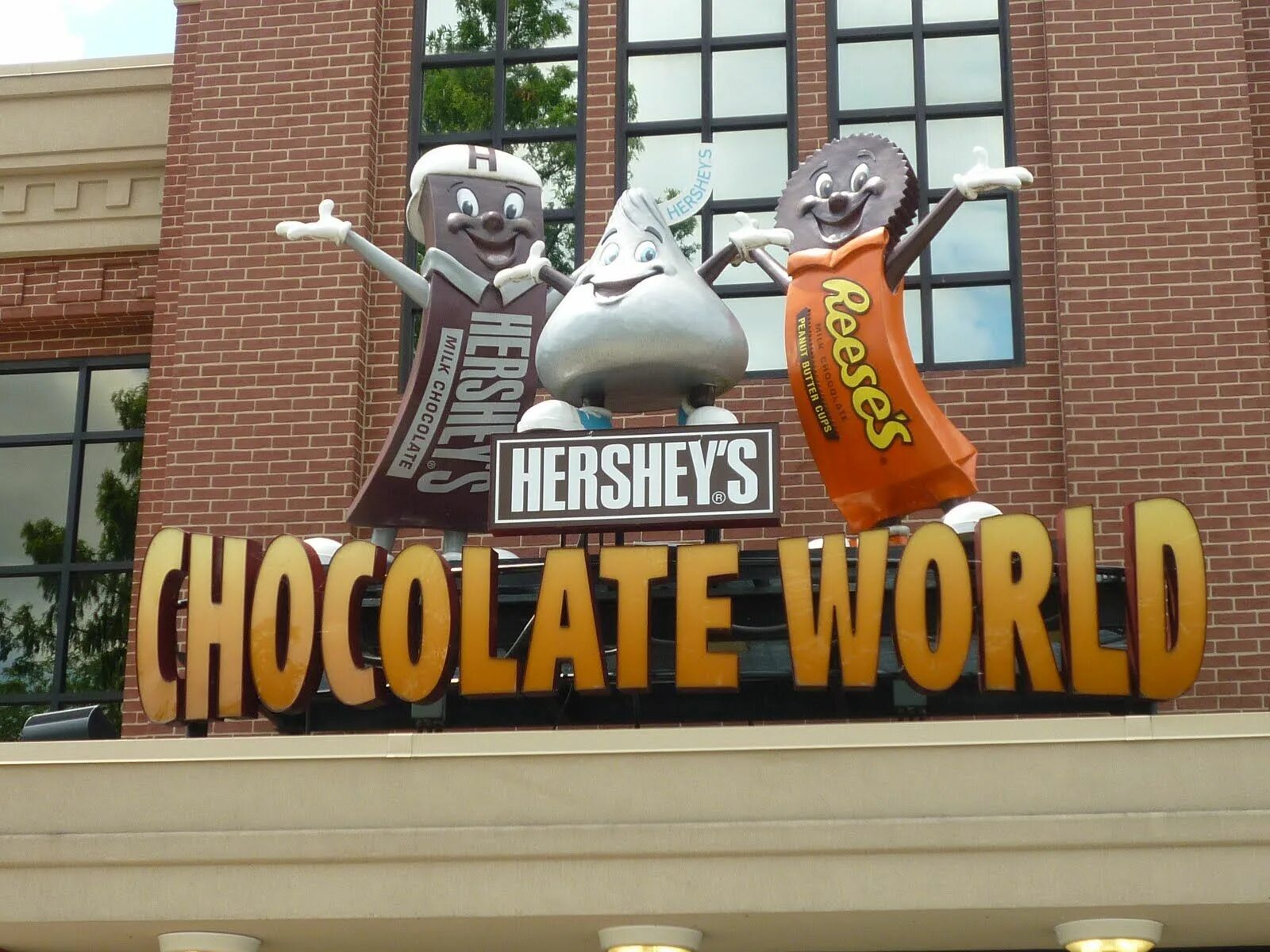 The hershey company. Шоколадная фабрика Херши Пенсильвания. Пенсильвания город Херши. Hershey's шоколад Park. Парк развлечений "шоколадный мир Херши.